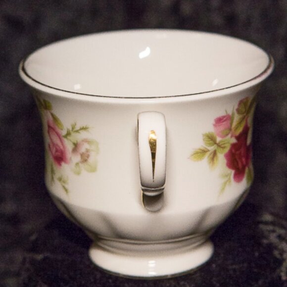 Vintage QUEEN ANNE English Bone China Multi Floral Cup and Saucer Patter… - Picture 10 of 16